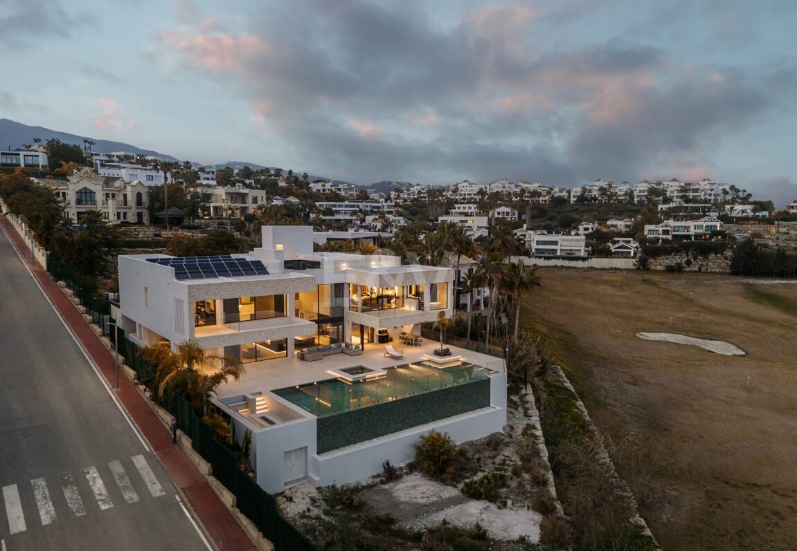 Samtida lyxvilla med öppen utsikt i La Alqueria