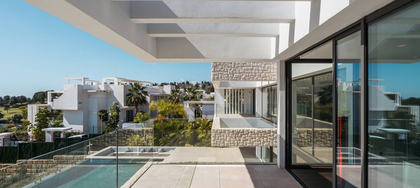 Contemporary luxury villa with open views in La Alqueria