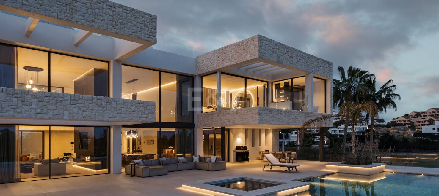Contemporary luxury villa with open views in La Alqueria