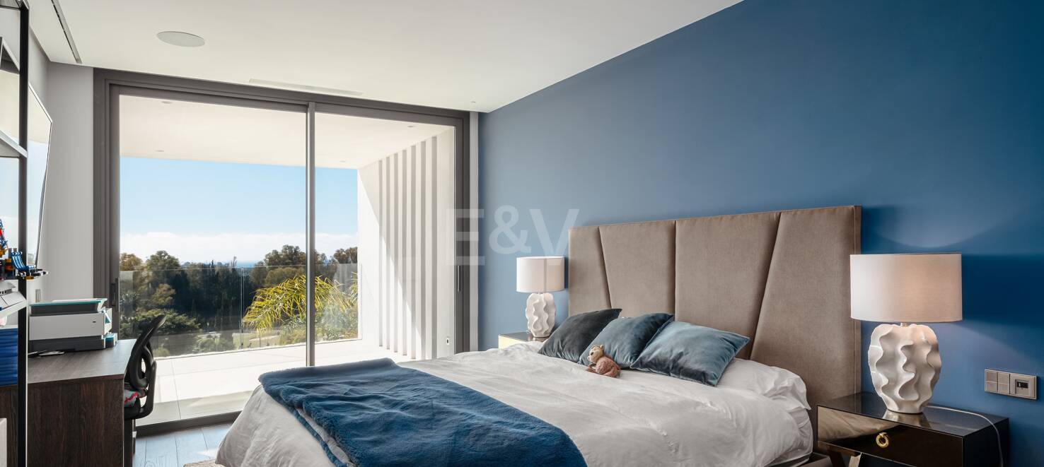 Contemporary luxury villa with open views in La Alqueria