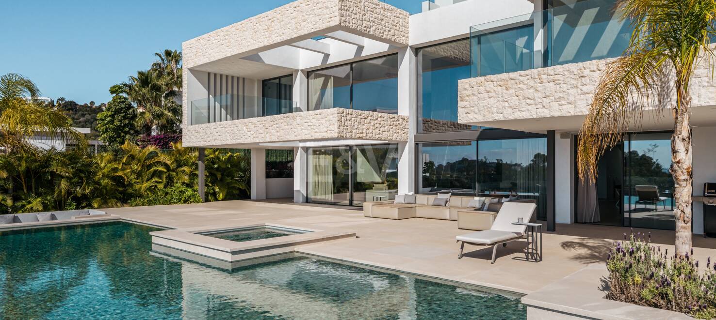 Contemporary luxury villa with open views in La Alqueria