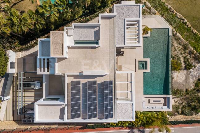 Samtida lyxvilla med öppen utsikt i La Alqueria