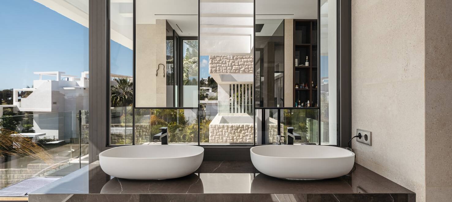 Contemporary luxury villa with open views in La Alqueria