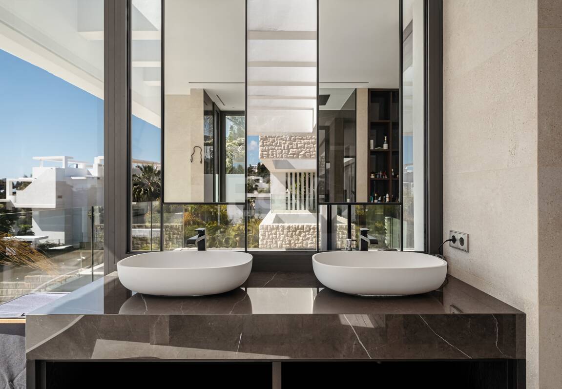 Samtida lyxvilla med öppen utsikt i La Alqueria