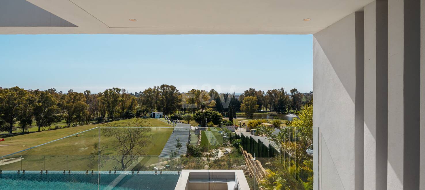 Contemporary luxury villa with open views in La Alqueria