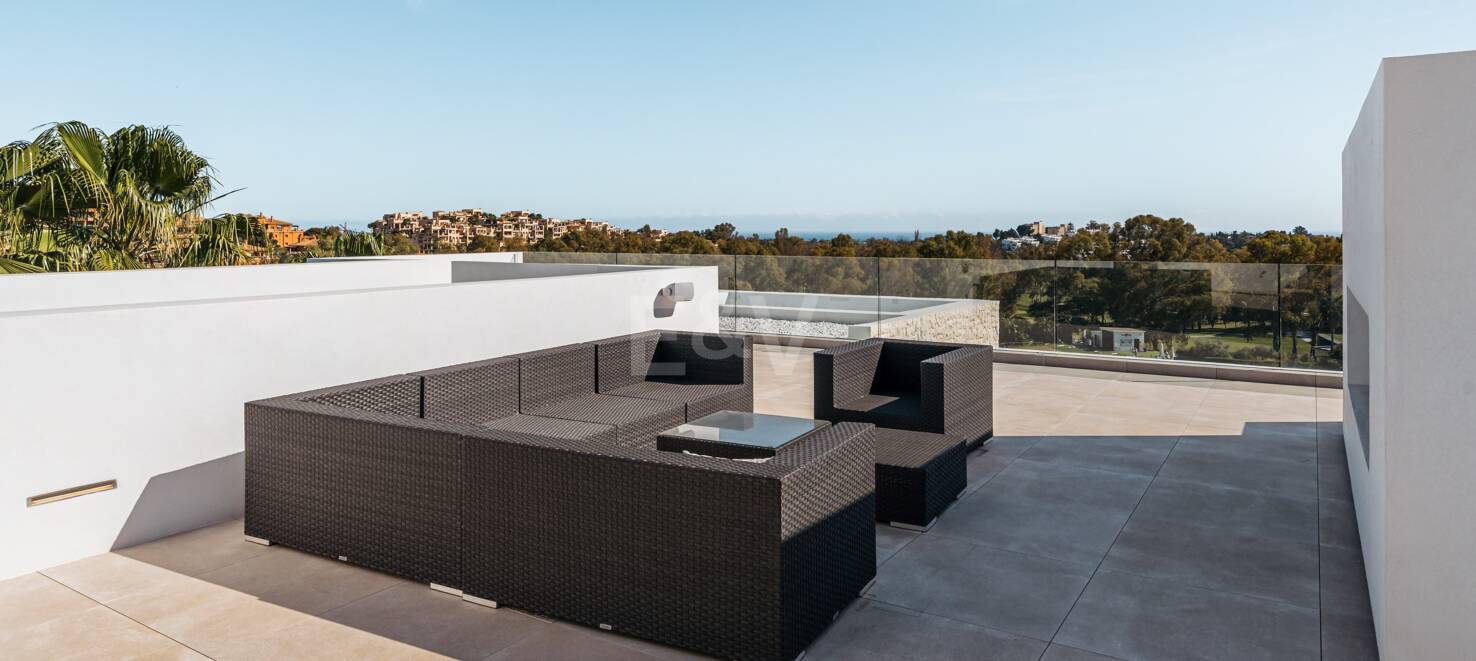Contemporary luxury villa with open views in La Alqueria