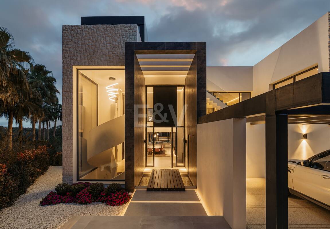 Samtida lyxvilla med öppen utsikt i La Alqueria