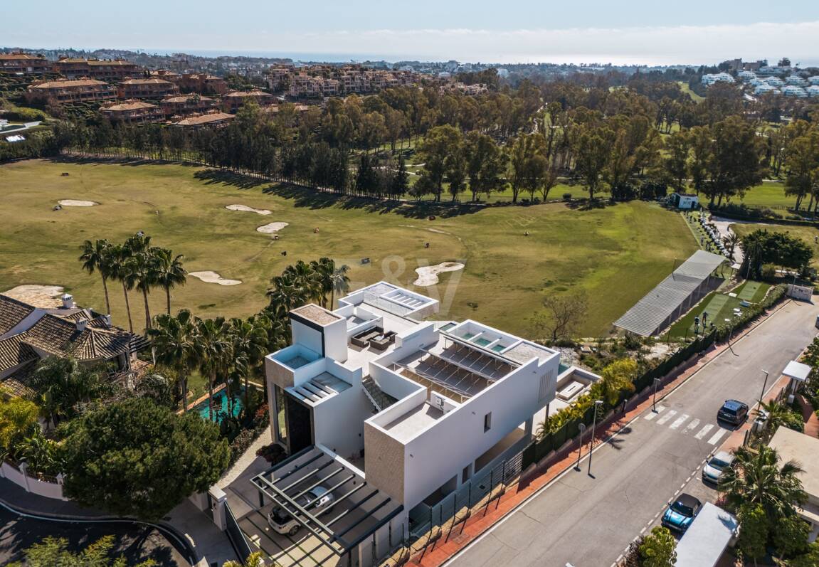 Samtida lyxvilla med öppen utsikt i La Alqueria