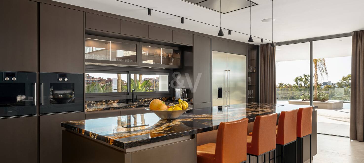 Contemporary luxury villa with open views in La Alqueria