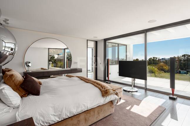 Samtida lyxvilla med öppen utsikt i La Alqueria