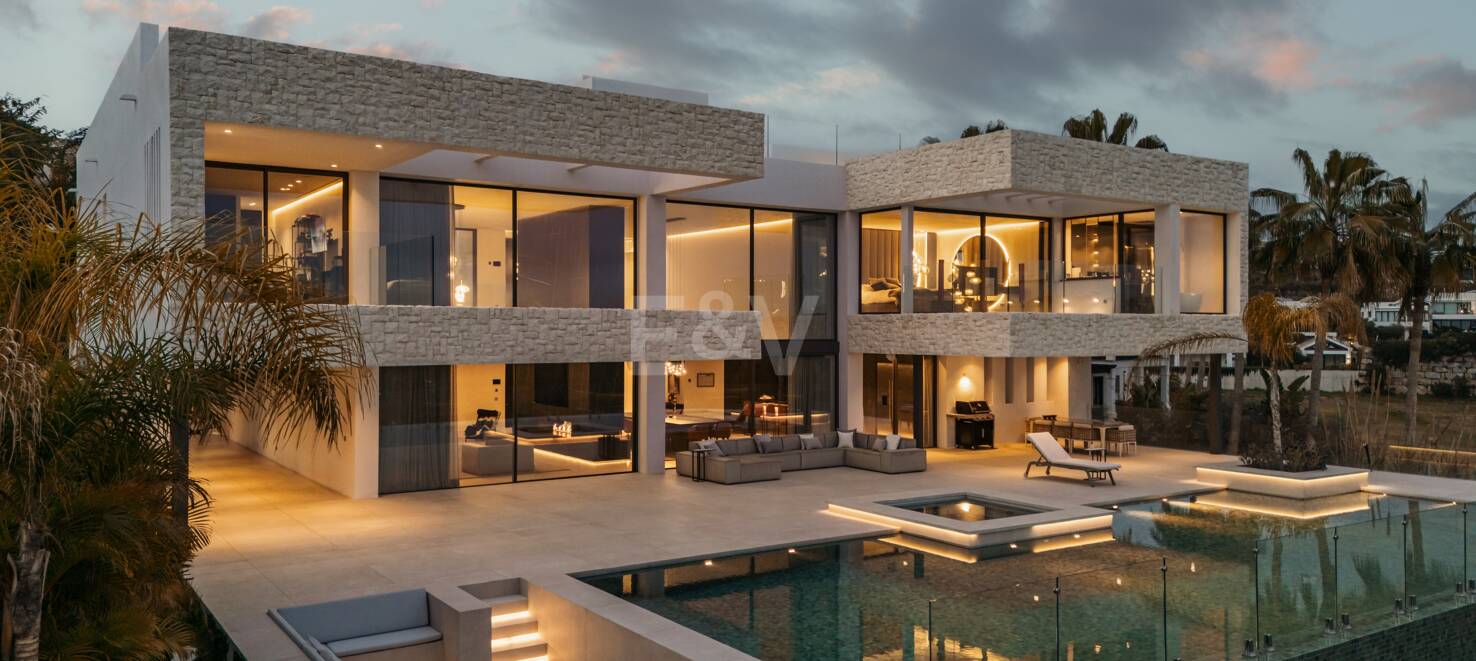 Contemporary luxury villa with open views in La Alqueria