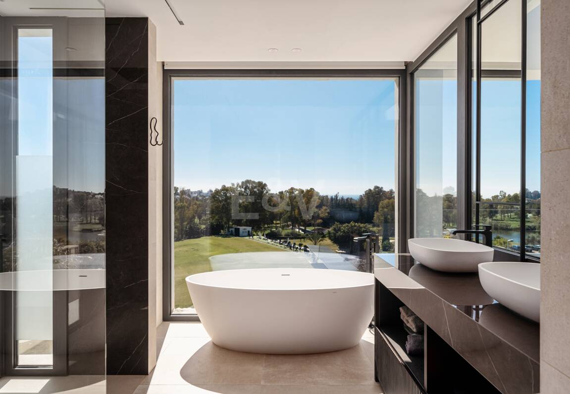 Samtida lyxvilla med öppen utsikt i La Alqueria