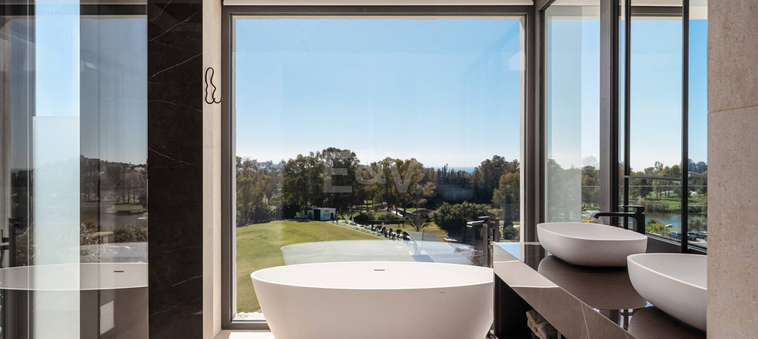 Contemporary luxury villa with open views in La Alqueria