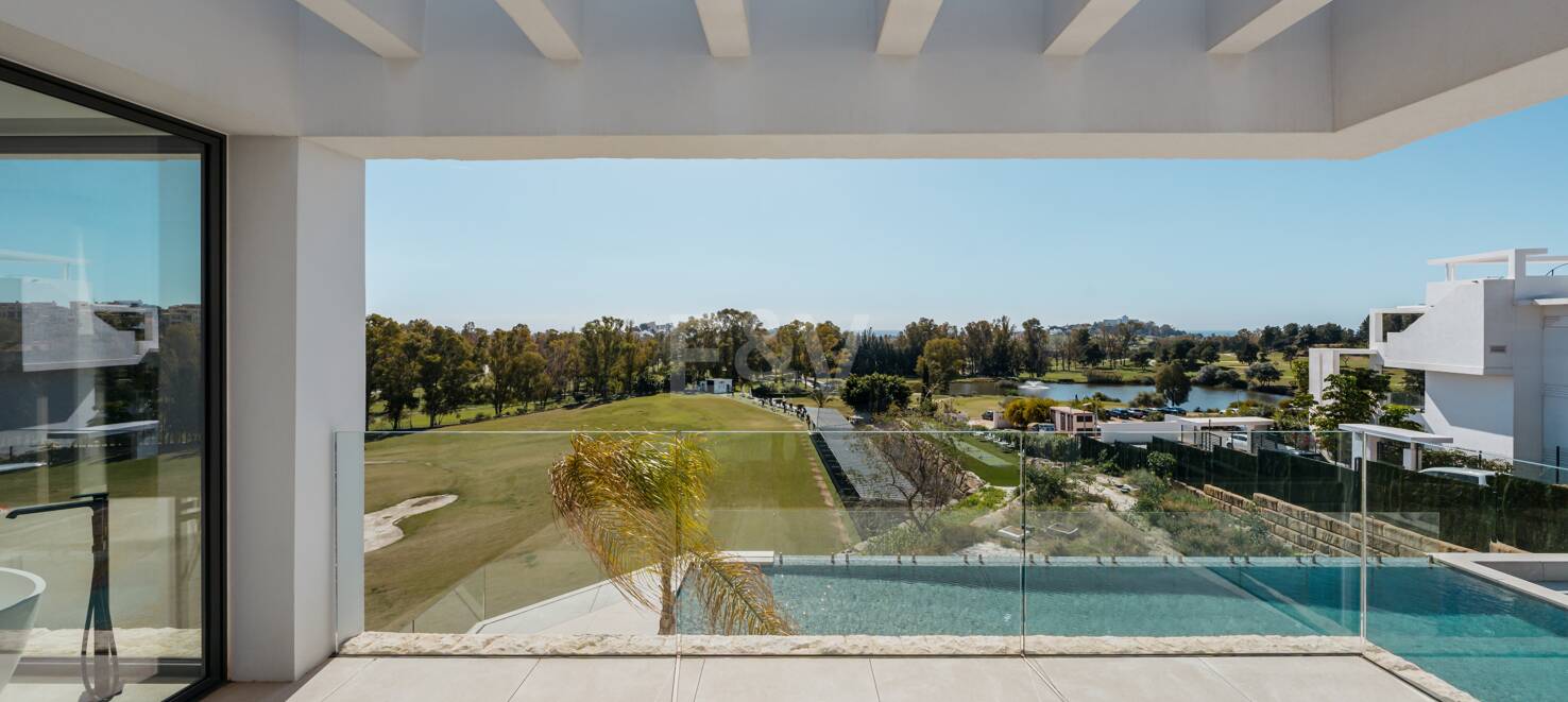 Contemporary luxury villa with open views in La Alqueria