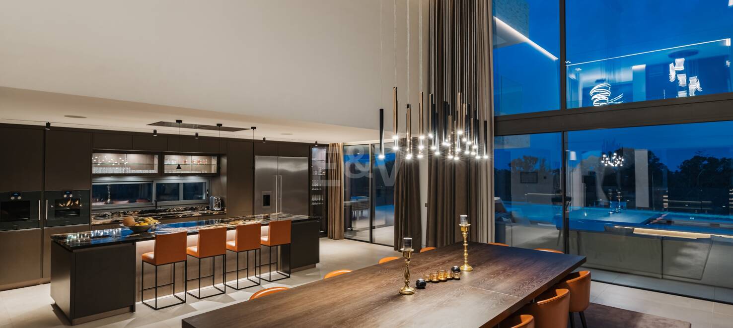 Contemporary luxury villa with open views in La Alqueria