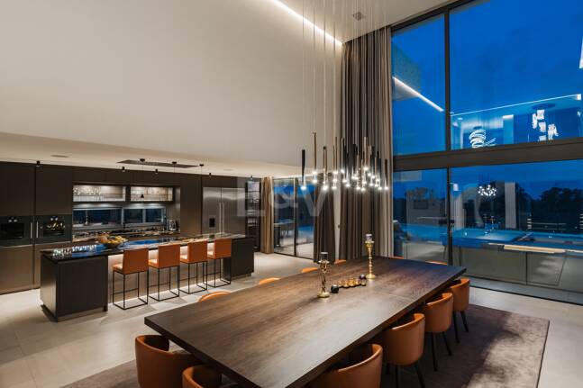 Samtida lyxvilla med öppen utsikt i La Alqueria