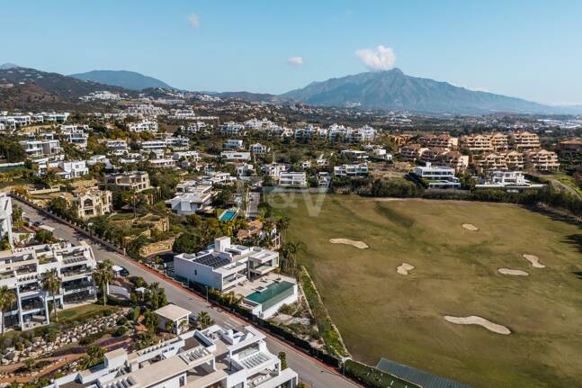 Samtida lyxvilla med öppen utsikt i La Alqueria