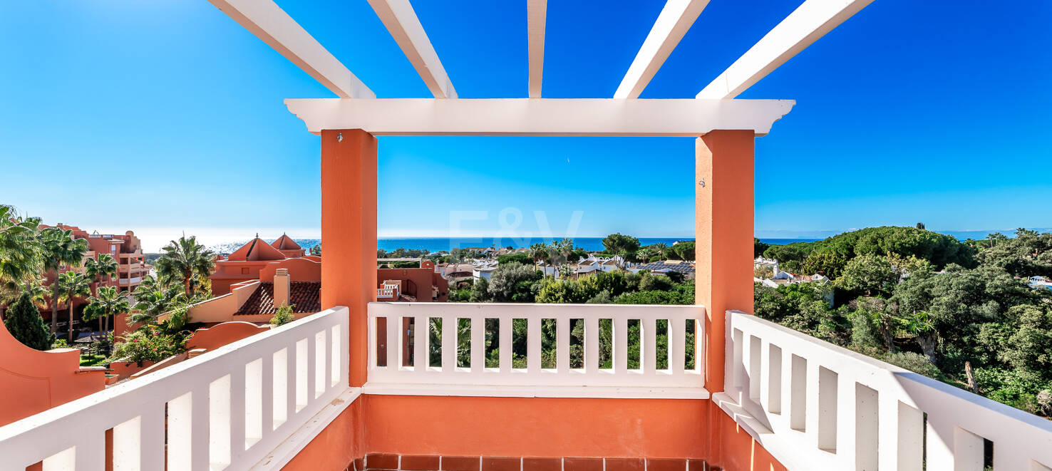 Exklusiv takvåning med havsutsikt i Marbella East