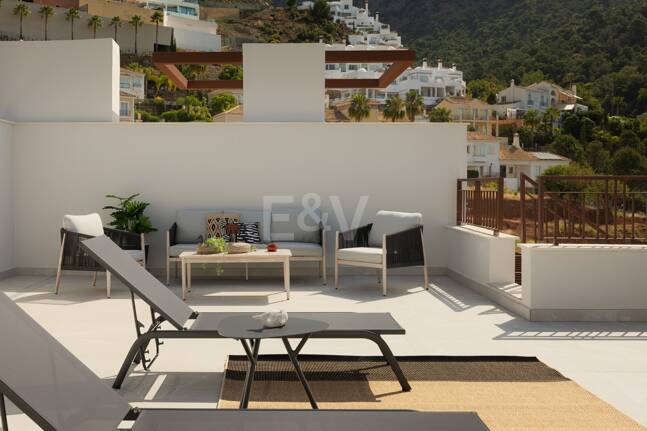 Wyłączne 3- sypialnia Penthouses with Mountain and Sea Views