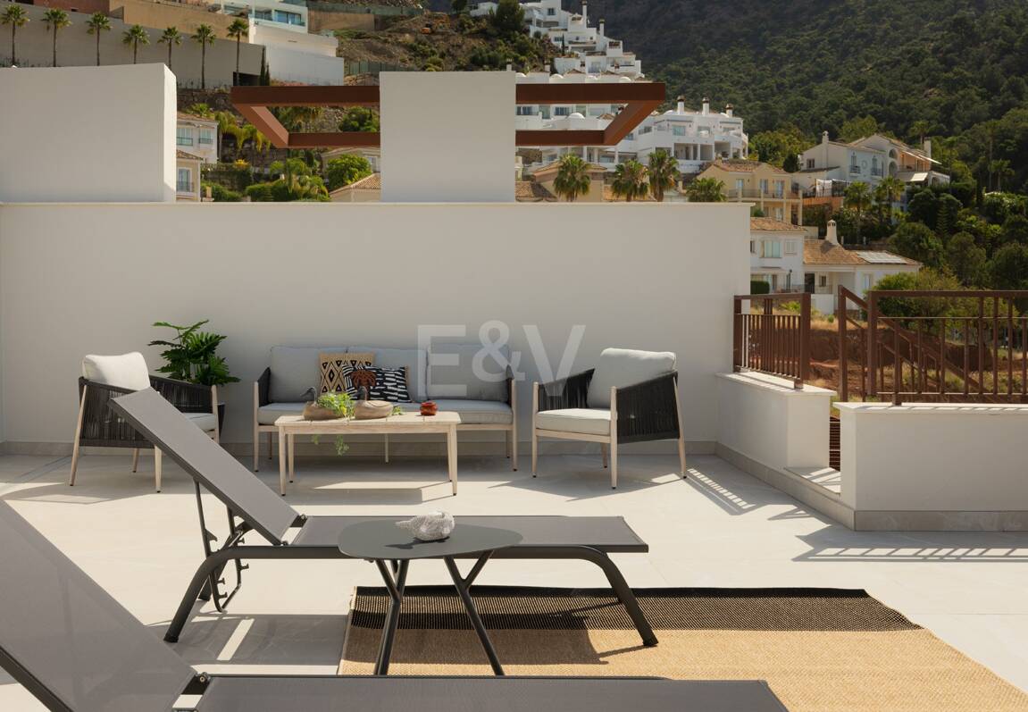 Wyłączne 3- sypialnia Penthouses with Mountain and Sea Views