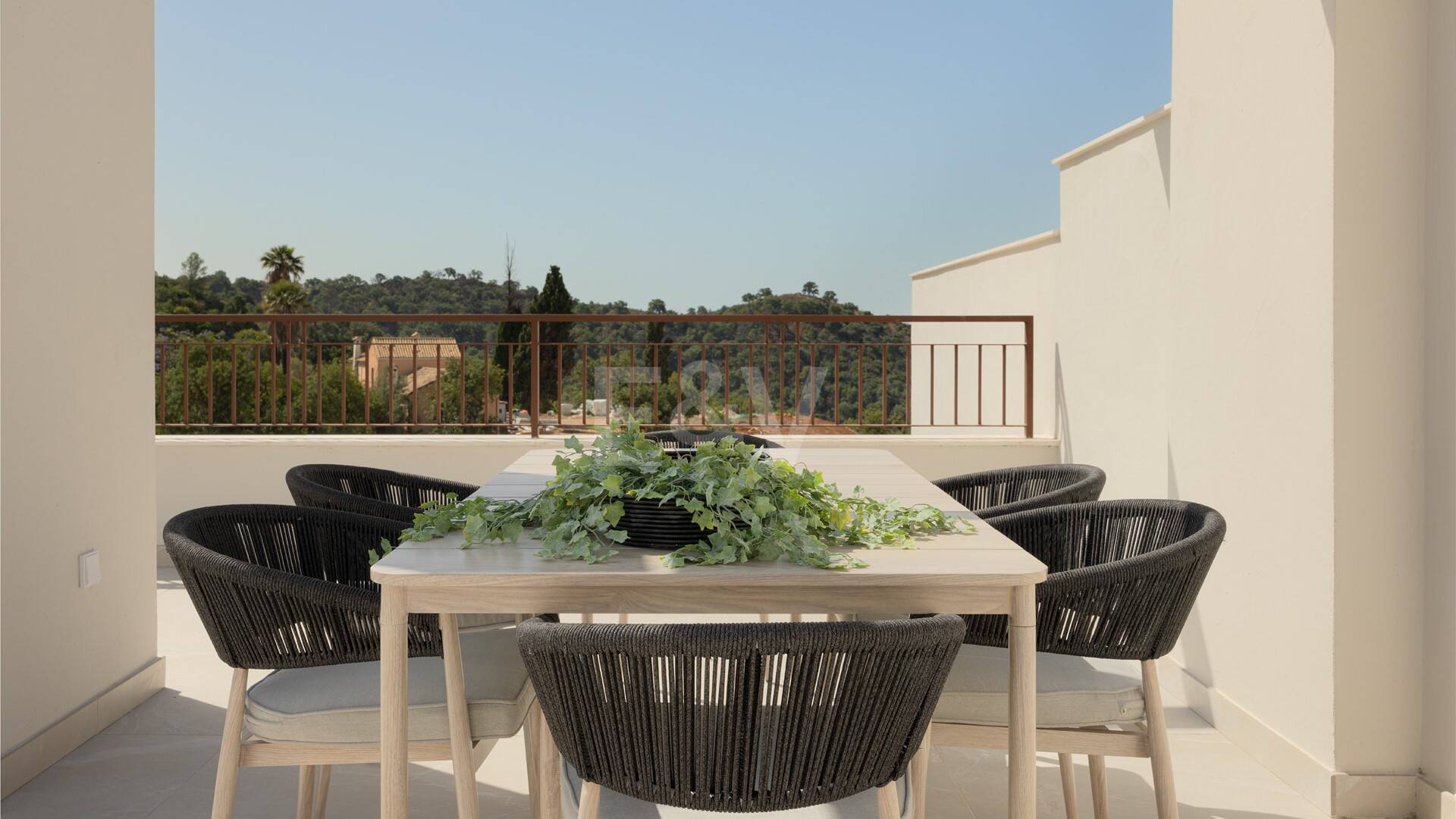 Exclusivo Ático de 3 dormitorios con vistas a la montaña y al bosque