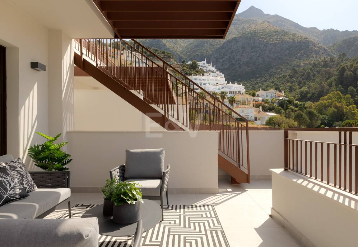 Wyłączne 3- sypialnia Penthouses with Mountain and Sea Views