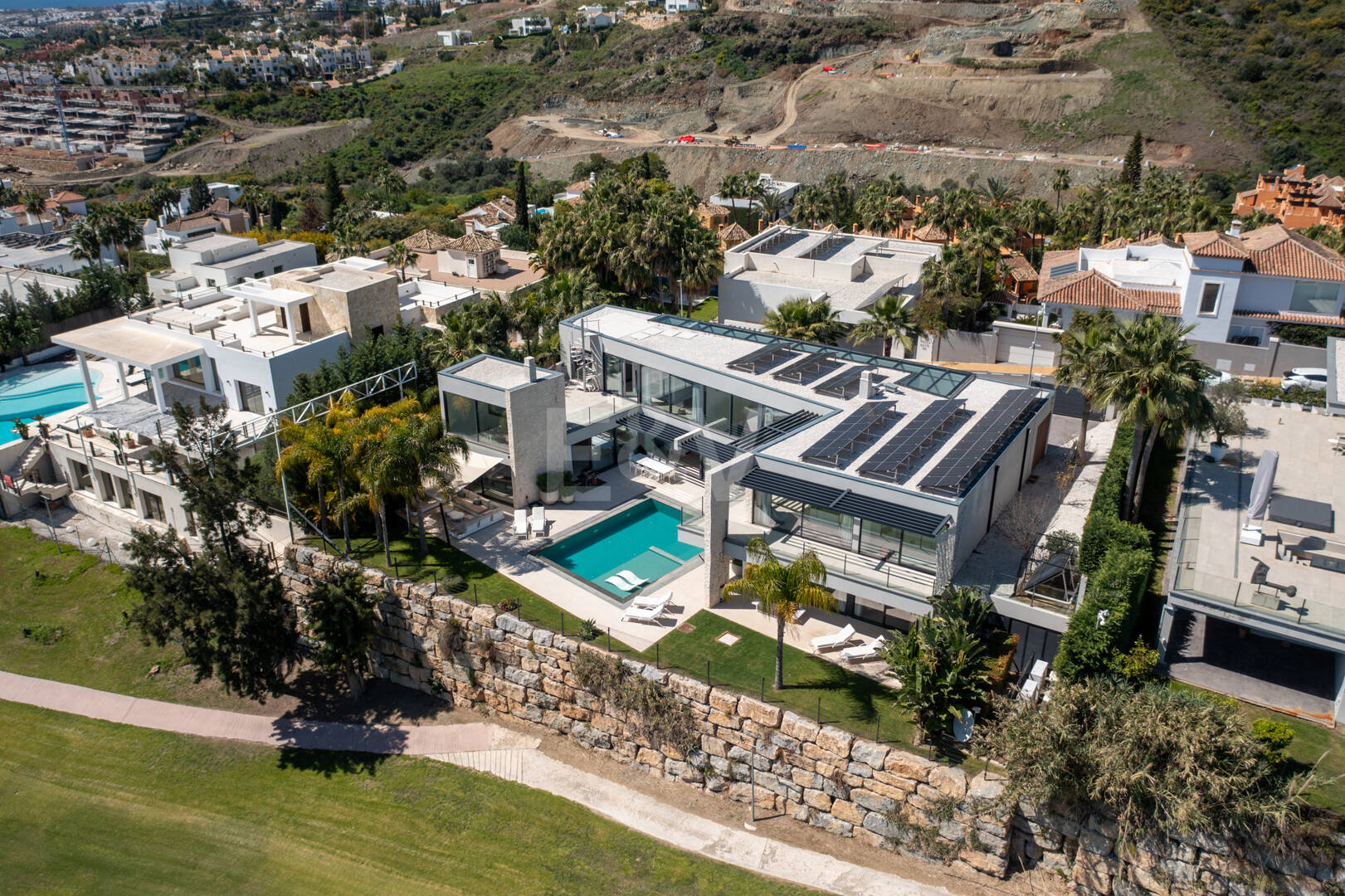 Graceful Front Line Golf Residence with Panoramic Views and Smart Automation