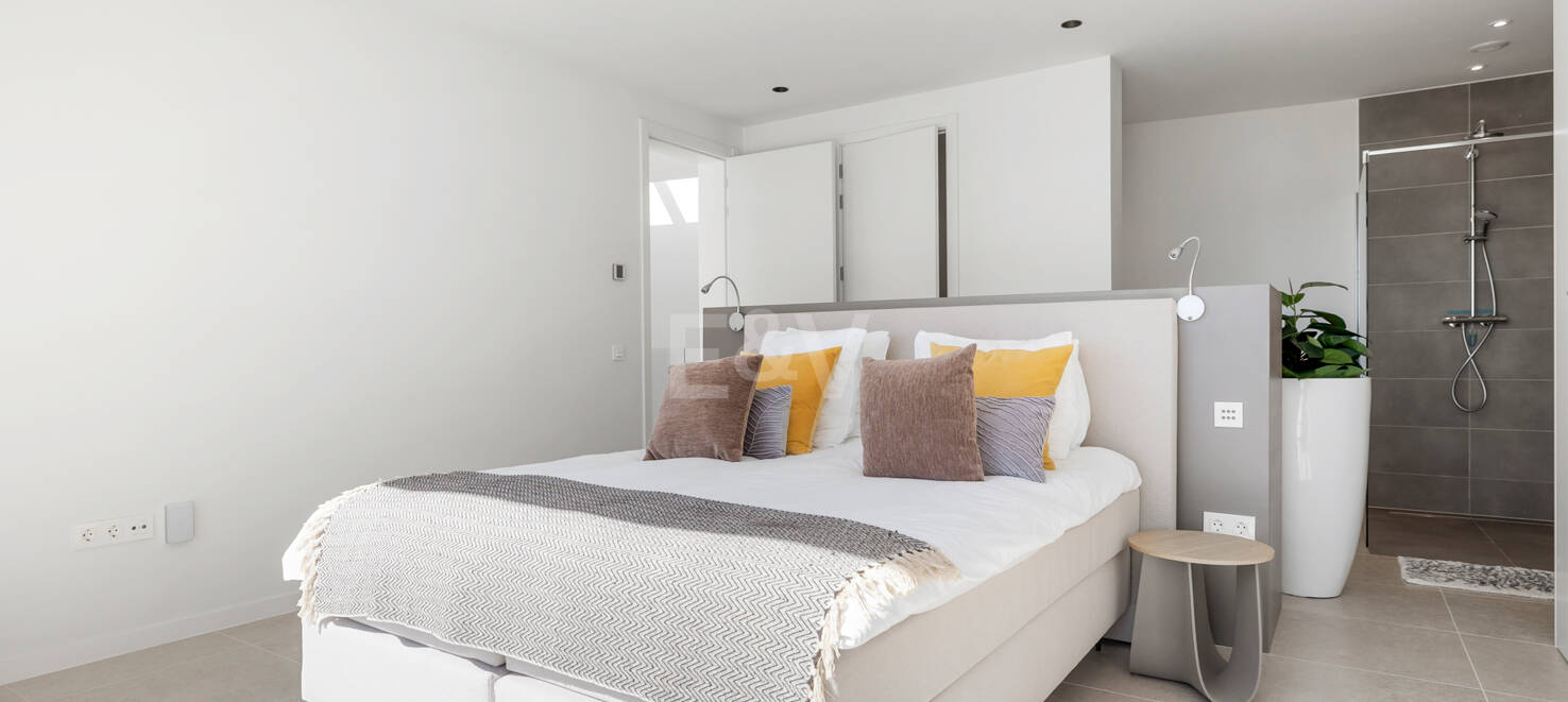 Graceful Front Line Golf Residence avec vues panoramiques et l'automatisation intelligente
