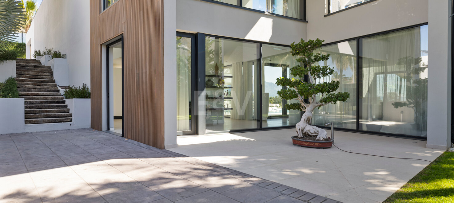 Elegante und Sofistische Residenz mit Panoramablick und Smart Automation