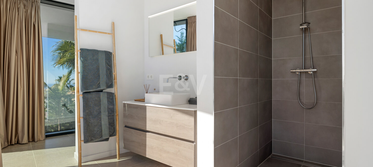 Elegante und Sofistische Residenz mit Panoramablick und Smart Automation