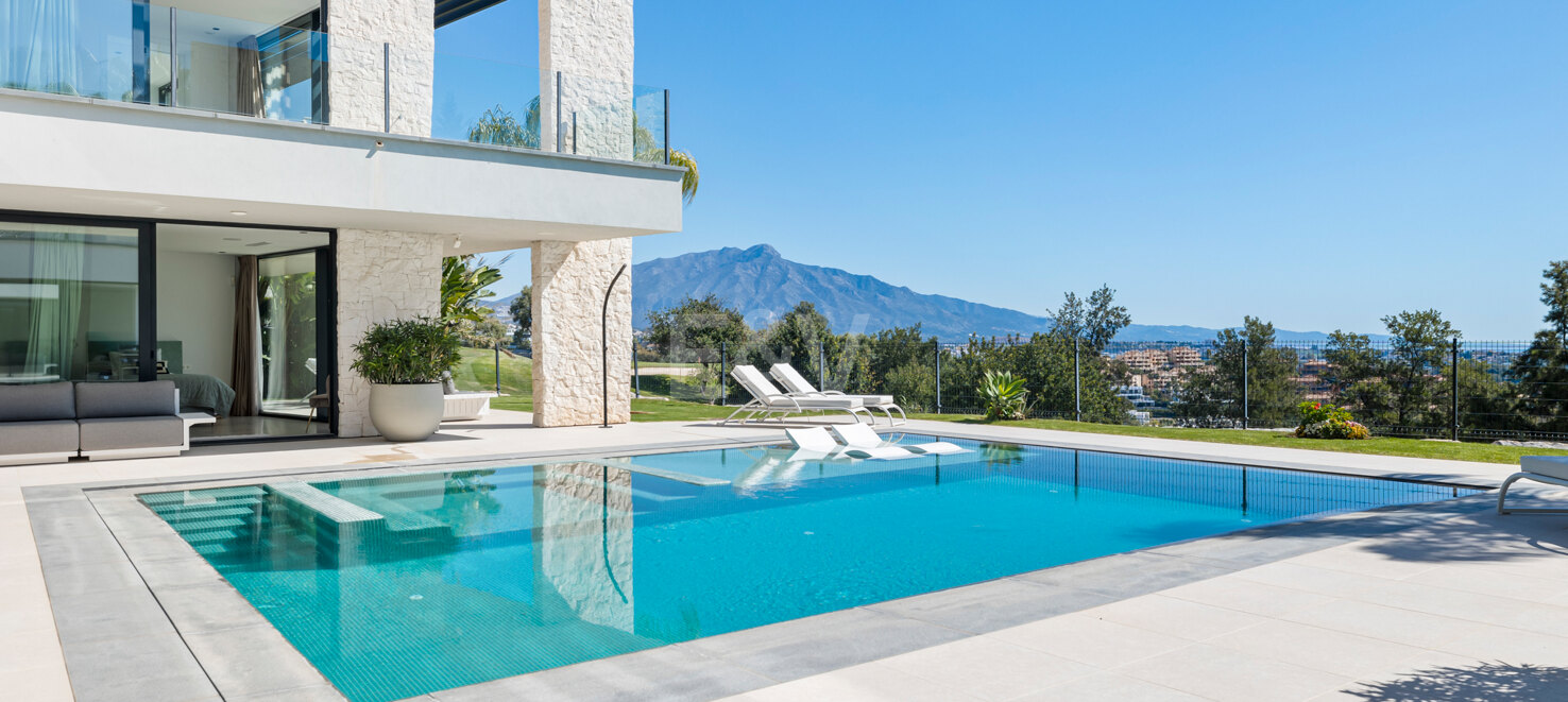 Elegante und Sofistische Residenz mit Panoramablick und Smart Automation