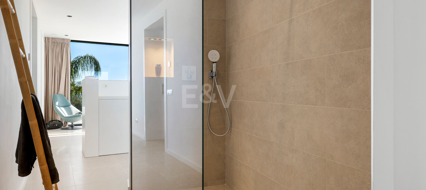 Elegante und Sofistische Residenz mit Panoramablick und Smart Automation