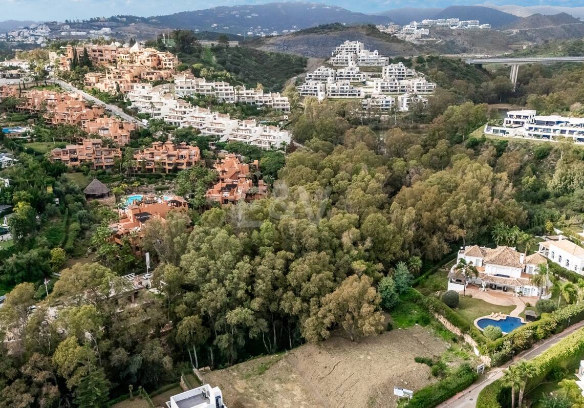 Außergewöhnliches grundstück in spitzenlage, nur wenige gehminuten vom Las Brisas Golf club entfernt
