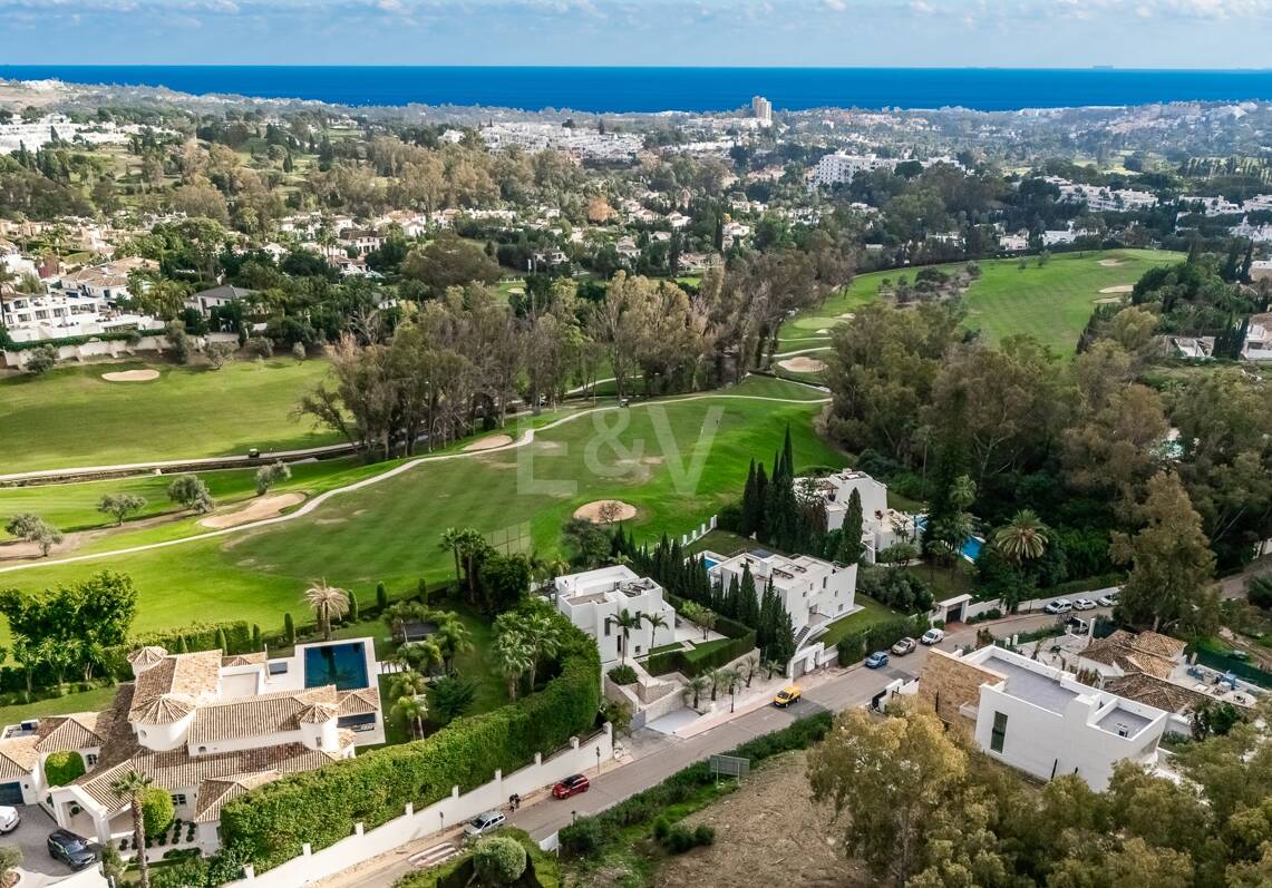 Außergewöhnliches grundstück in spitzenlage, nur wenige gehminuten vom Las Brisas Golf club entfernt