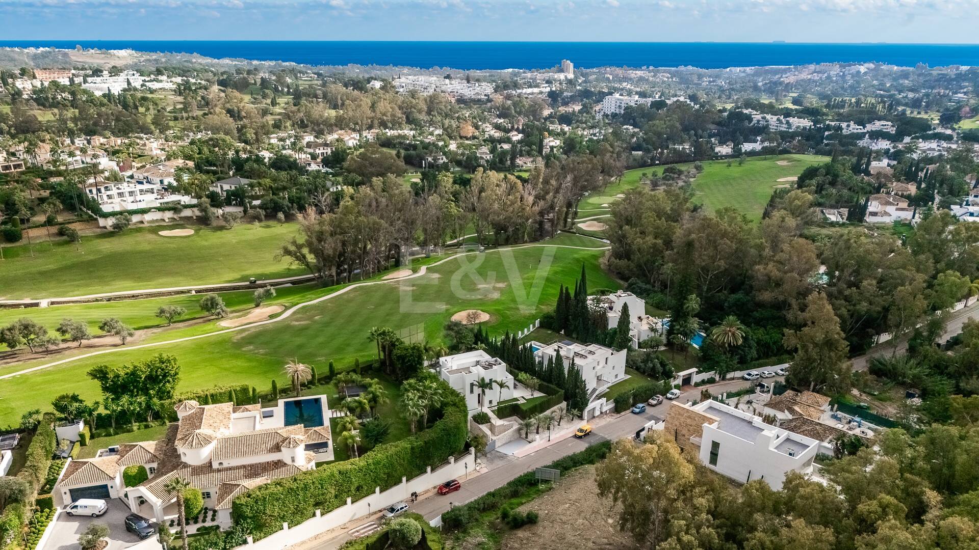 Excepcional parcela en ubicación privilegiada, a solo un paso de Las Brisas golf club