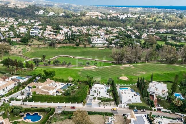 Excepcional parcela en ubicación privilegiada, a solo un paso de Las Brisas golf club