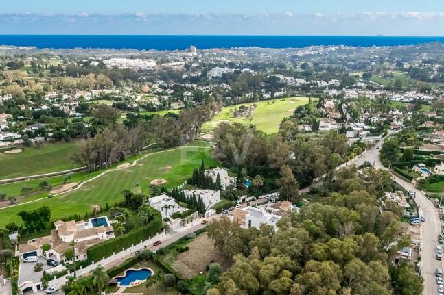 Excepcional parcela en ubicación privilegiada, a solo un paso de Las Brisas golf club