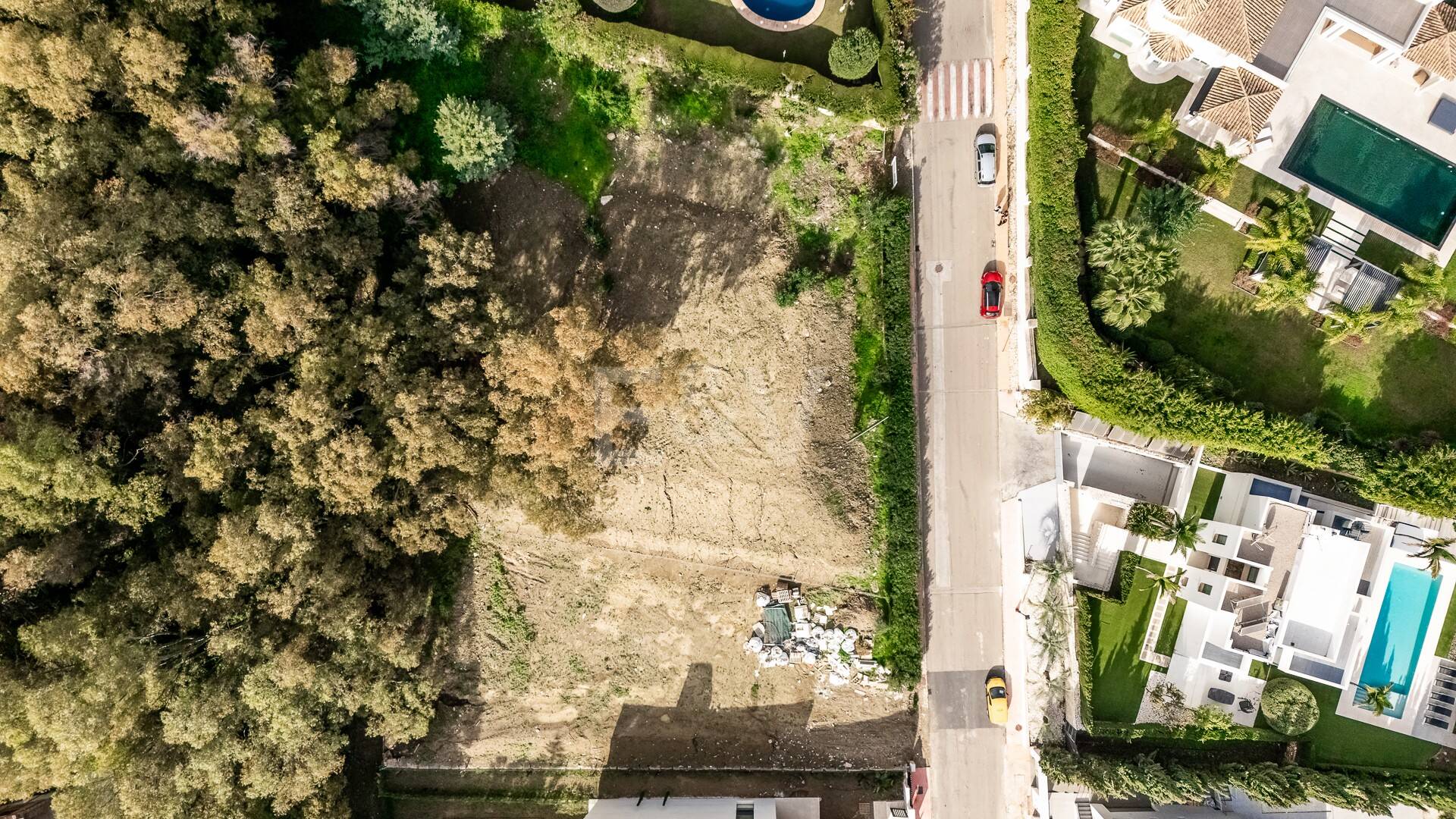 Excepcional parcela en ubicación privilegiada, a solo un paso de Las Brisas golf club