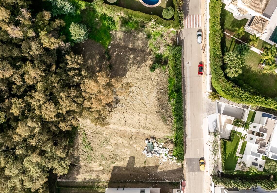 Außergewöhnliches grundstück in spitzenlage, nur wenige gehminuten vom Las Brisas Golf club entfernt