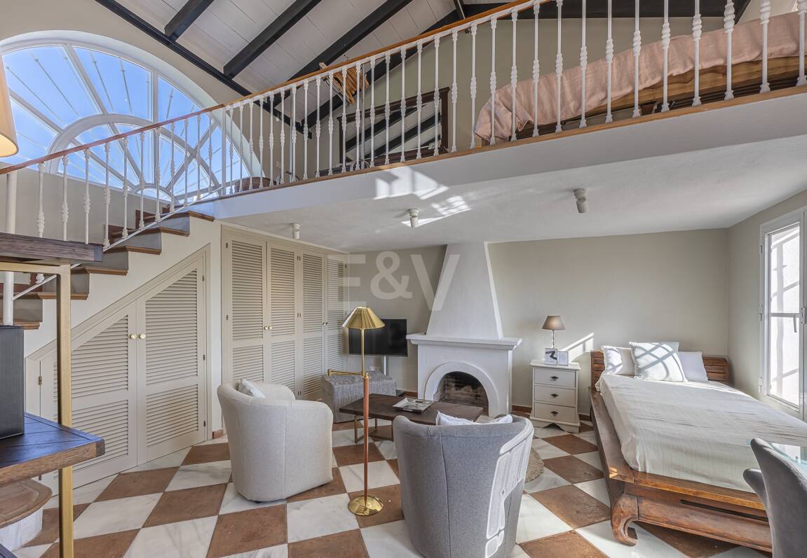 Förtrollande land hem med hisnande panoramautsikt i Guadalmina Alta