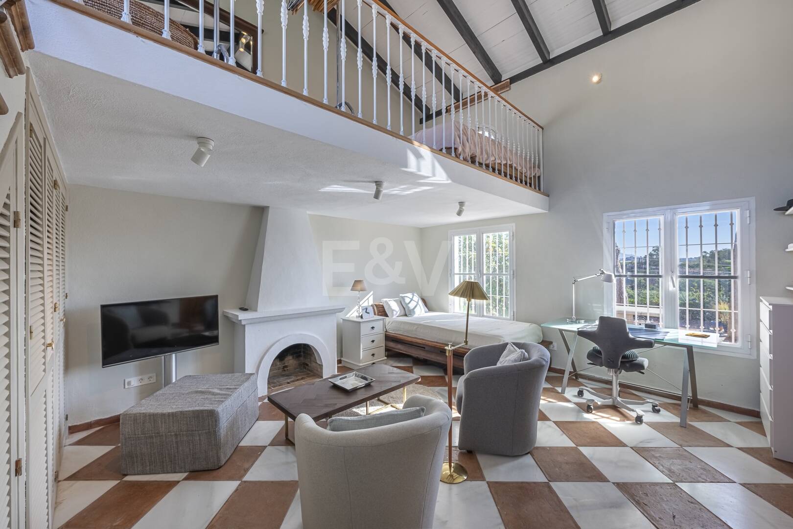 Inspirujące Kraj Dom z zapierającymi dech w piersiach Panoramiczne widoki w Guadalmina Alta