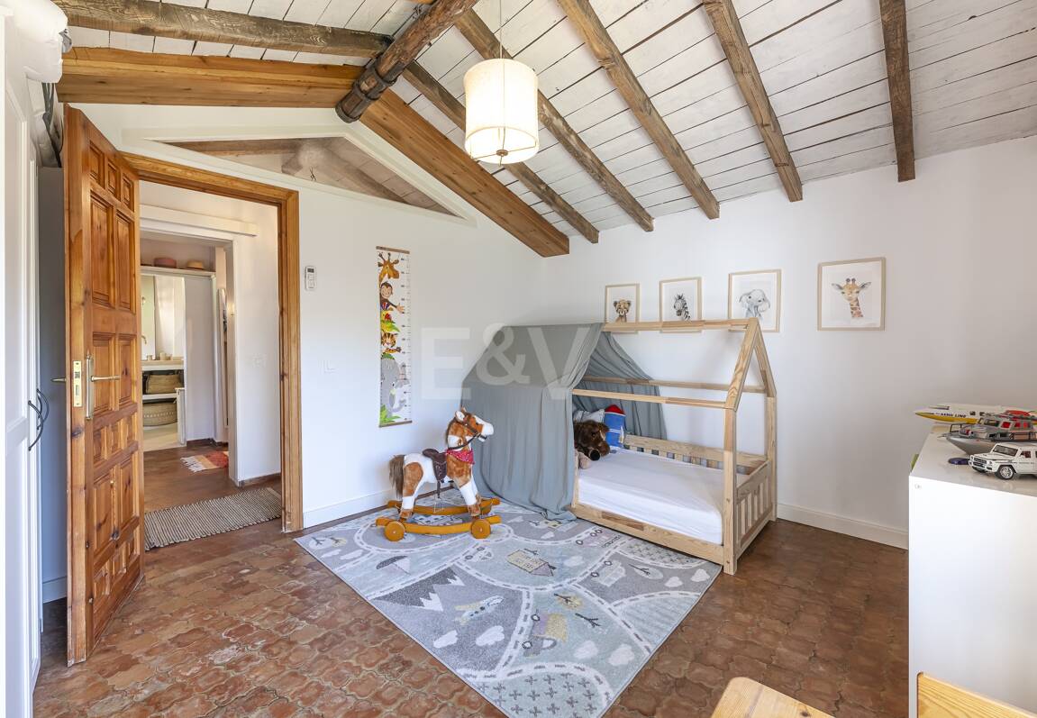 Förtrollande land hem med hisnande panoramautsikt i Guadalmina Alta