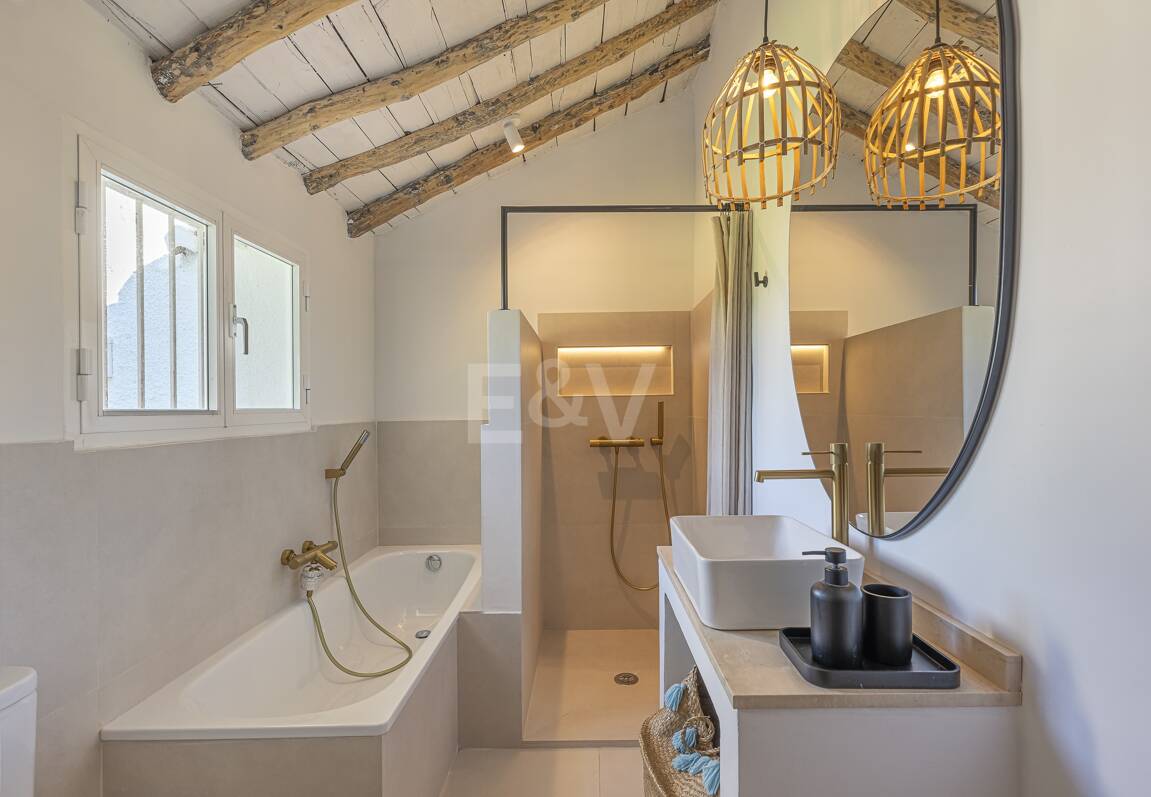 Förtrollande land hem med hisnande panoramautsikt i Guadalmina Alta