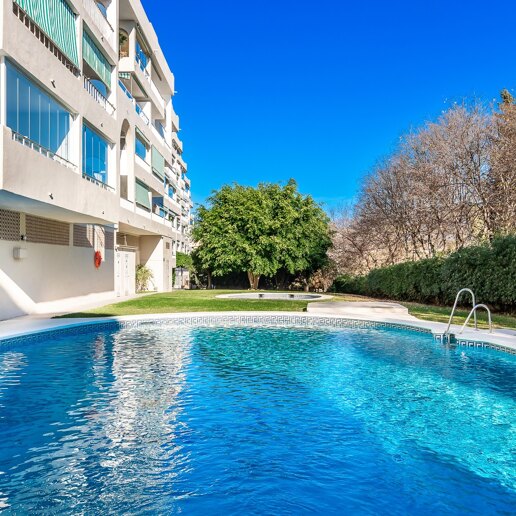 Spacious Ground-Floor Apartment in Puerto Banus