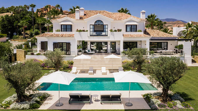 Impressive Villa in Prestigious Gated La Cerquilla with Panoramic Sea Views and Large Plot
