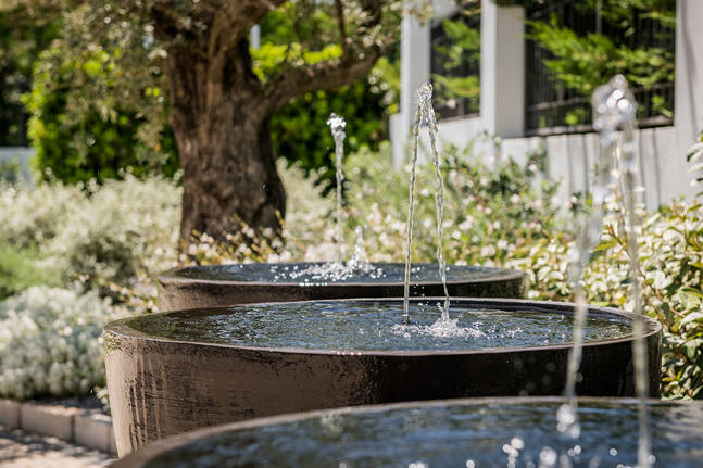 Impresionante Villa en La Cerquilla con vistas panorámicas al mar y una gran parcela
