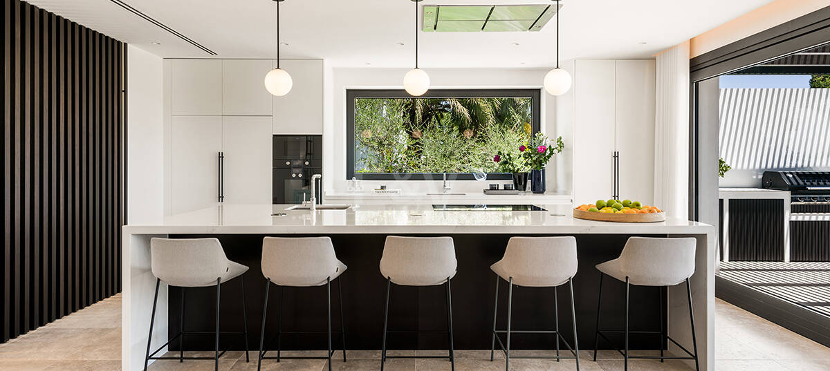 Impressive Villa in La Cerquilla with Panoramic Sea Views