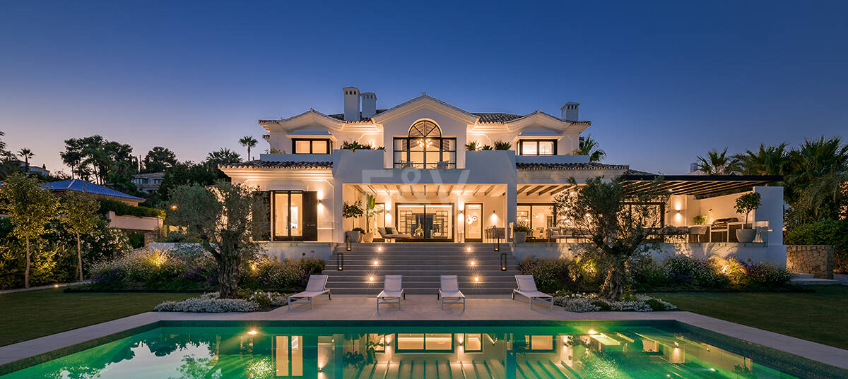 Impressive Villa in La Cerquilla with Panoramic Sea Views