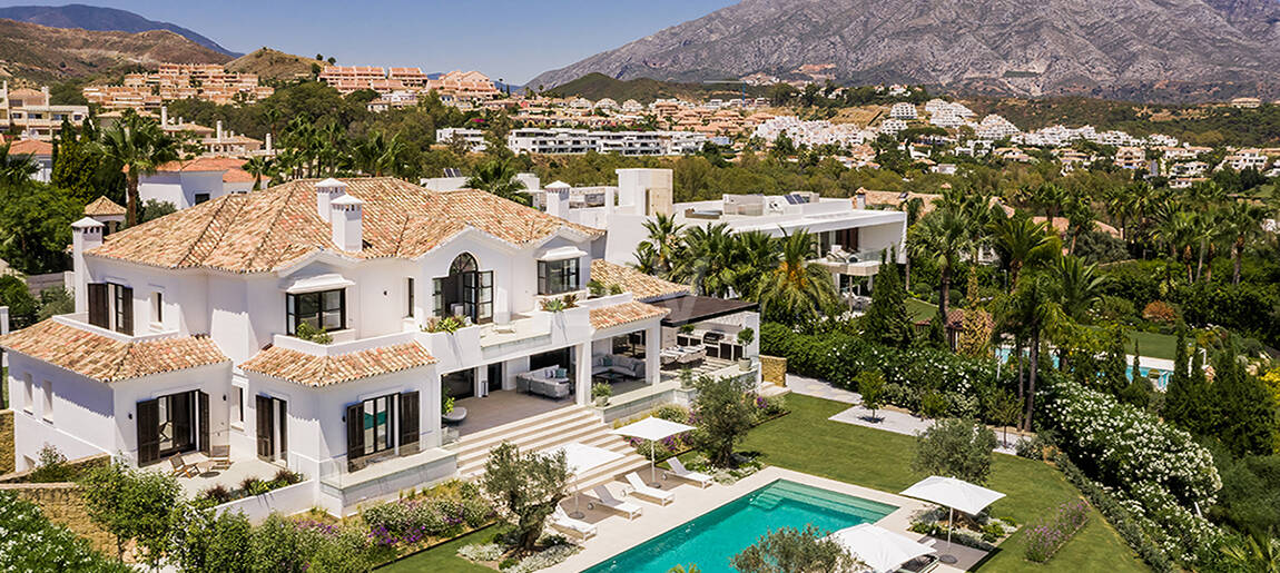 Impressive Villa in La Cerquilla with Panoramic Sea Views