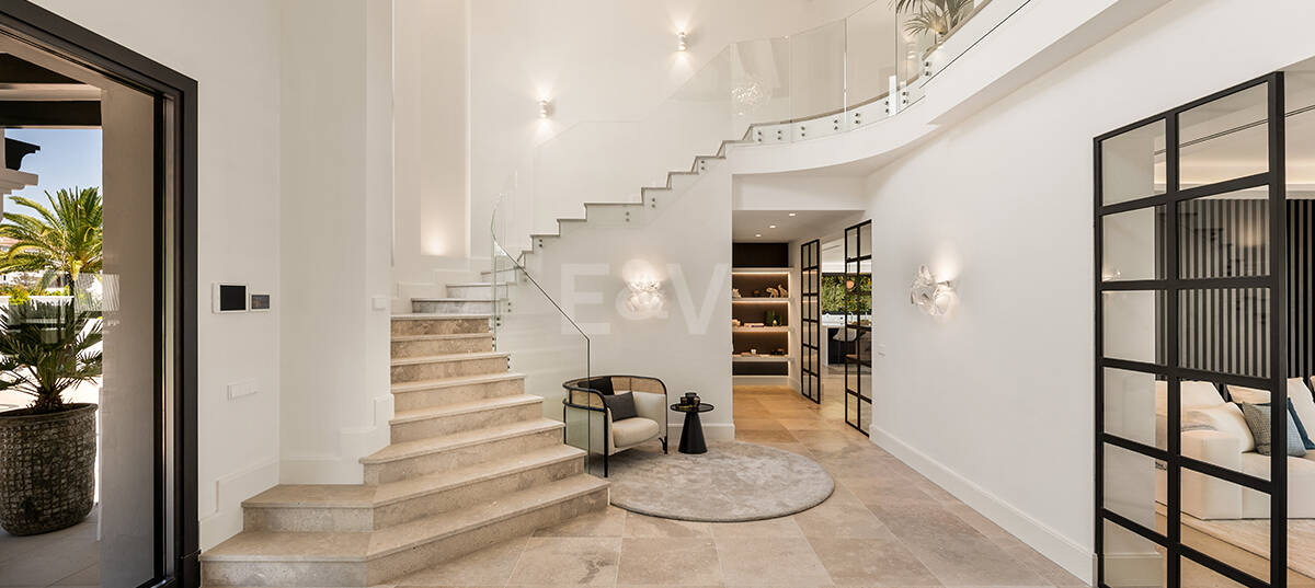 Impressive Villa in La Cerquilla with Panoramic Sea Views